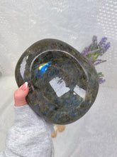 Load image into Gallery viewer, Labradorite bowl
