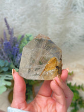 Load image into Gallery viewer, Quartz with rutile tower
