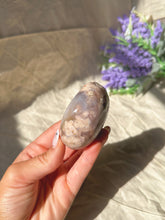 Load image into Gallery viewer, Flower agate palmstone
