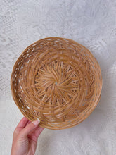 Load image into Gallery viewer, Vintage basket
