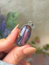 Load image into Gallery viewer, Laguna agate pendant
