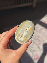 Load image into Gallery viewer, Orca agate palmstone
