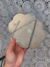 Load image into Gallery viewer, Vintage trinket box
