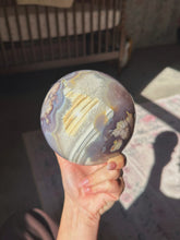 Load image into Gallery viewer, Moody flower agate sphere
