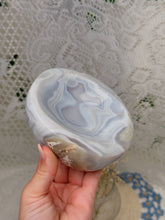 Load image into Gallery viewer, Orca agate bowl
