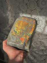 Load image into Gallery viewer, Labradorite freeform

