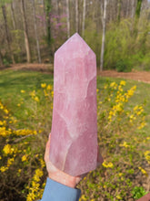 Load image into Gallery viewer, Rose quartz tower
