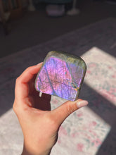 Load image into Gallery viewer, Labradorite freeform
