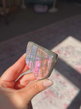 Load image into Gallery viewer, Labradorite freeform
