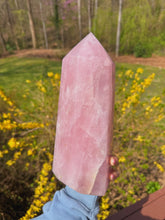 Load image into Gallery viewer, Rose quartz tower
