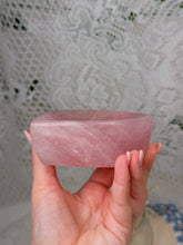 Load image into Gallery viewer, Rose quartz heart bowl
