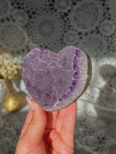 Load image into Gallery viewer, Sugar druzy amethyst heart
