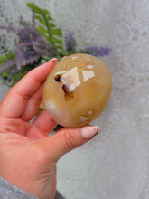 Load image into Gallery viewer, Flower agate palmstone with dendrites
