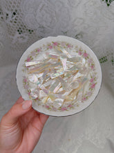 Load image into Gallery viewer, Mother of pearl seashell spoon
