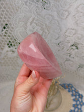 Load image into Gallery viewer, Rose quartz heart bowl
