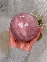 Load image into Gallery viewer, Rose quartz sphere
