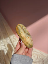 Load image into Gallery viewer, Carnelian palmstone
