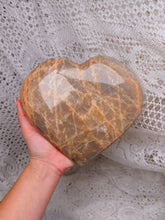 Load image into Gallery viewer, Peach moonstone heart
