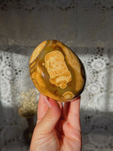 Load image into Gallery viewer, Carnelian XXL palmstone
