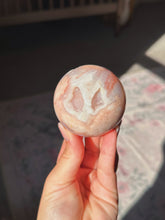 Load image into Gallery viewer, Flower agate sphere (butterfly)
