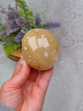 Load image into Gallery viewer, Flower agate palmstone with dendrites
