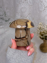 Load image into Gallery viewer, Septarian mushroom (UV reactive)
