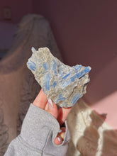 Load image into Gallery viewer, AA quality kyanite specimen

