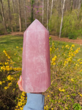 Load image into Gallery viewer, Rose quartz tower
