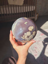 Load image into Gallery viewer, Moody flower agate sphere
