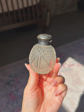 Load image into Gallery viewer, Antique salt/pepper shaker
