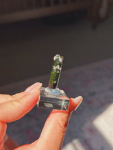 Load image into Gallery viewer, Top quality green tourmaline with lepidolite
