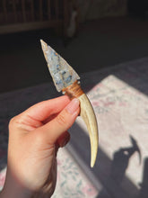 Load image into Gallery viewer, Dendritic agate arrow head with bone handle
