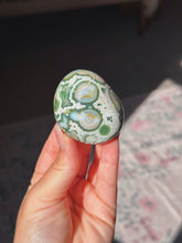 Load image into Gallery viewer, Rare 8th vein ocean jasper palmstone
