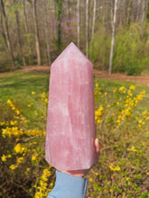 Load image into Gallery viewer, Rose quartz tower
