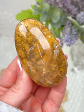 Load image into Gallery viewer, Dendritic quartz palmstone
