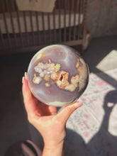 Load image into Gallery viewer, Moody flower agate sphere

