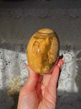Load image into Gallery viewer, Carnelian XXL palmstone
