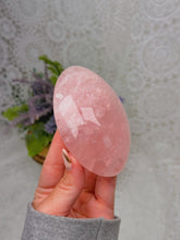 Load image into Gallery viewer, Rose quartz palmstone
