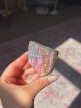 Load image into Gallery viewer, Labradorite freeform
