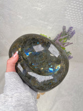 Load image into Gallery viewer, Labradorite bowl
