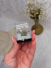 Load image into Gallery viewer, Chlorite included quartz
