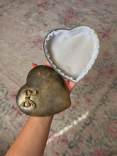 Load image into Gallery viewer, Vintage heart shaped jewelry box
