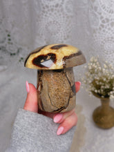 Load image into Gallery viewer, Septarian mushroom (UV reactive)
