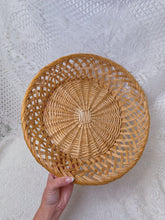 Load image into Gallery viewer, Vintage basket
