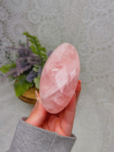 Load image into Gallery viewer, Rose quartz palmstone
