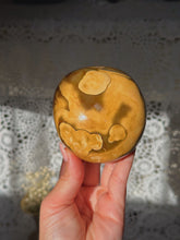 Load image into Gallery viewer, Carnelian XXL palmstone
