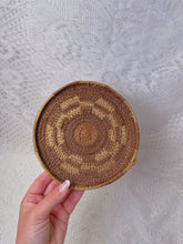 Load image into Gallery viewer, Vintage basket
