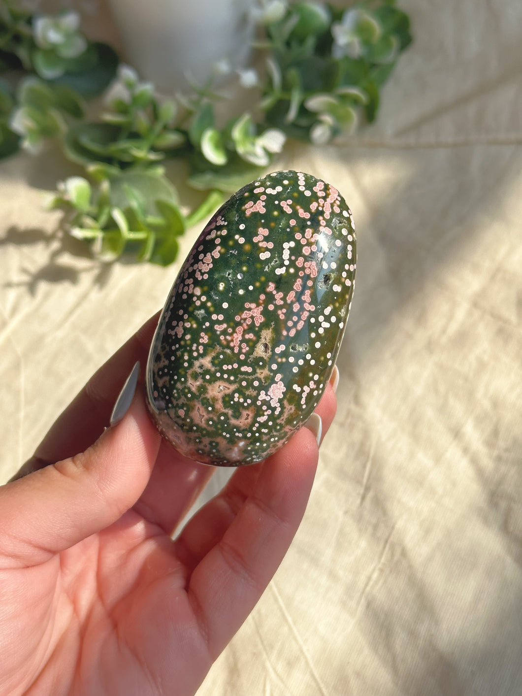Veinless ocean jasper palmstone