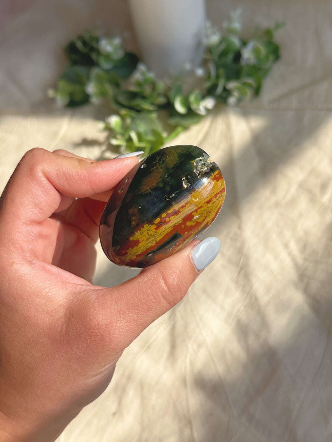 Veinless ocean jasper palmstone