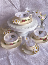 Load image into Gallery viewer, Tea cup sets

